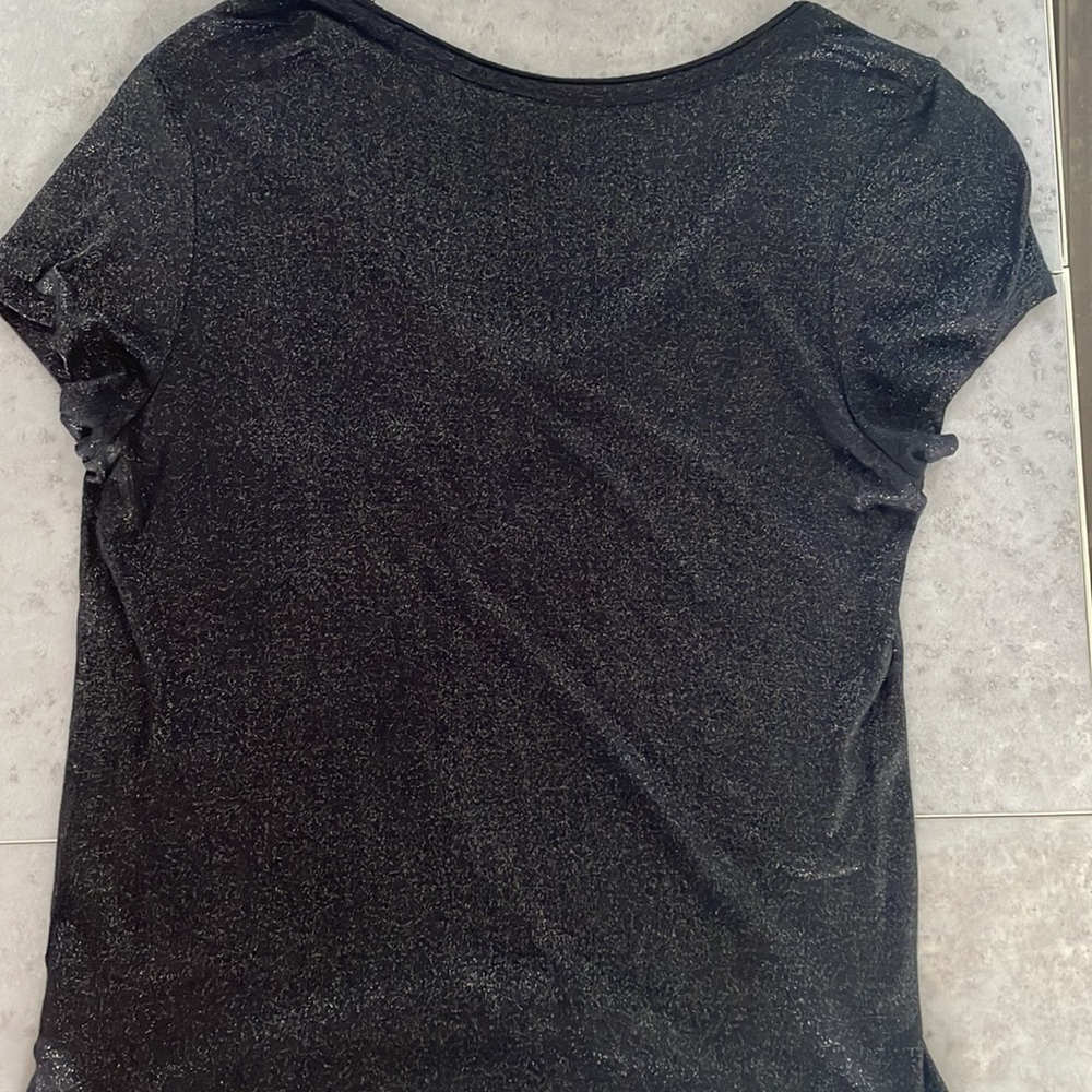 ROCK & REPUBLIC women’s deep V black tee shirt silver sparkles cap sleeves sz L - Picture 4 of 9